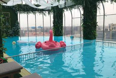 西安希爾頓酒店無邊際懸空游泳池項目