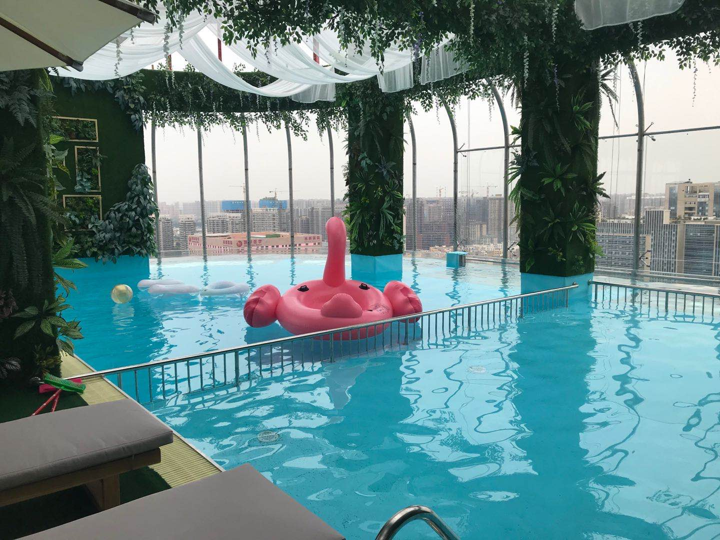 西安希爾頓酒店無邊際懸空游泳池項目(圖3)
